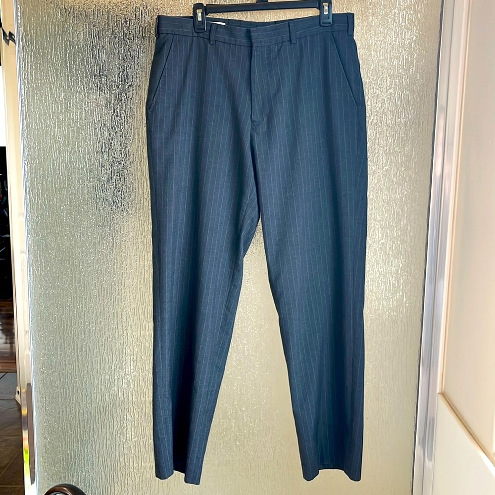 Perry Ellis 34 x 32 grey striped dress pants